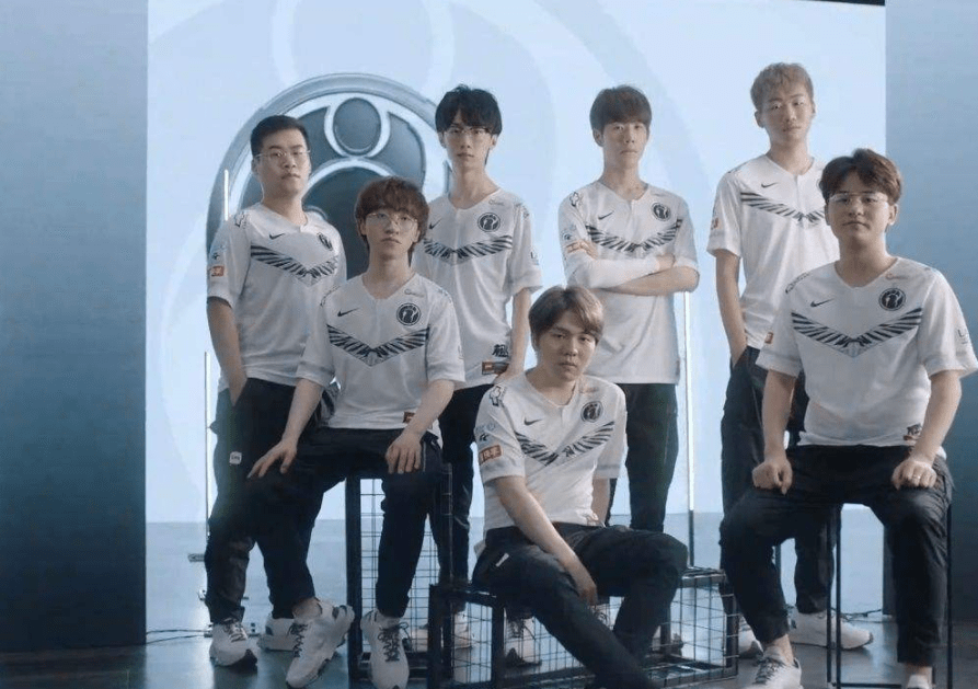 另一件让他 另一件让他