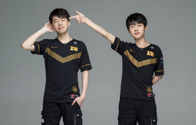 那份荒诞与 那份荒诞与